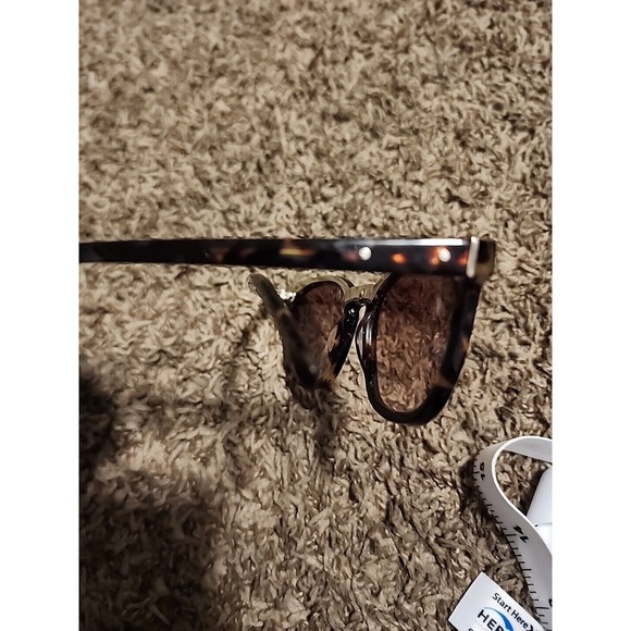 Bobby Brown The Cassandra\'s Sun‎ Glasses